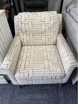 Modern accent chair / same day delivery / no credit needed