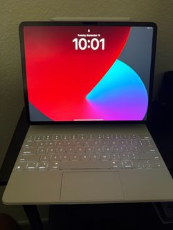 iPad Air 13 Inch w/ Magic Keyboard & Apple Pencil Pro