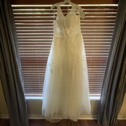 David’s Bridal Oleg Cassini Wedding Dress Size 14