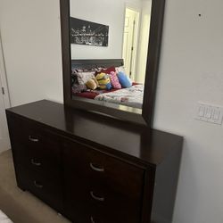 King Size Bedroom set.   NO mattress 