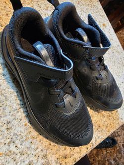 Kids Nike boys girls shoes size 1 Good condition
