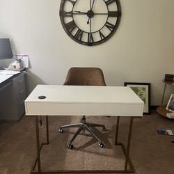 White Desk Has Matching Book Shelf Additional