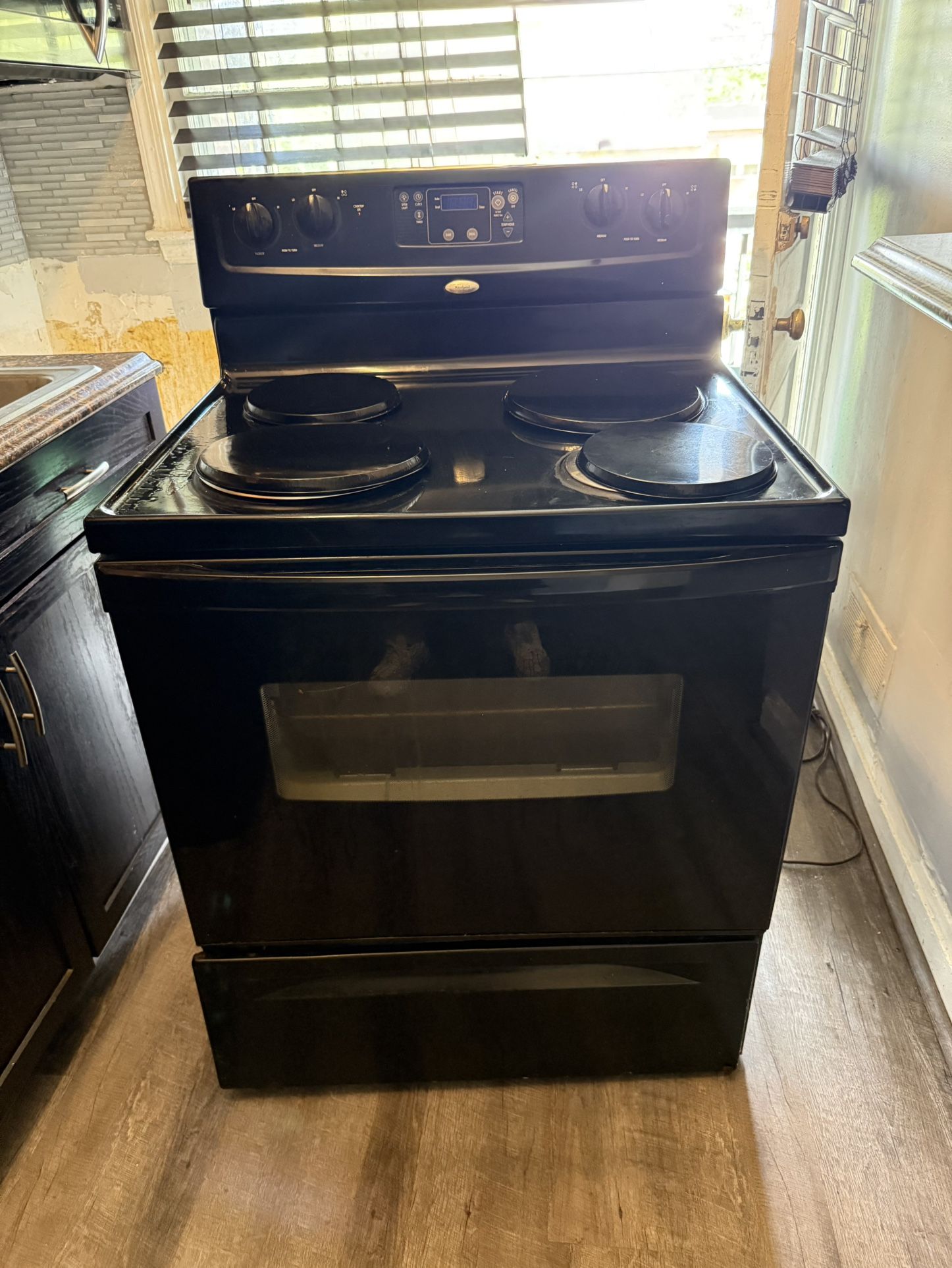 Whirlpool Electric Stove 