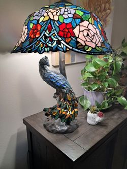 Tiffany Style Peacock Stained Glass Table Lamp