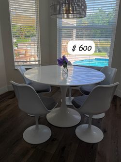 Mid-Century Modern Tulip Style Dining Set - Oval Table and 5 Swivel Chairs