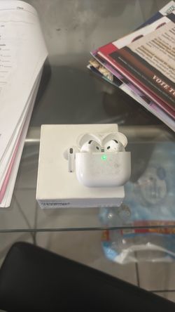 Apple AirPods with Charging Case