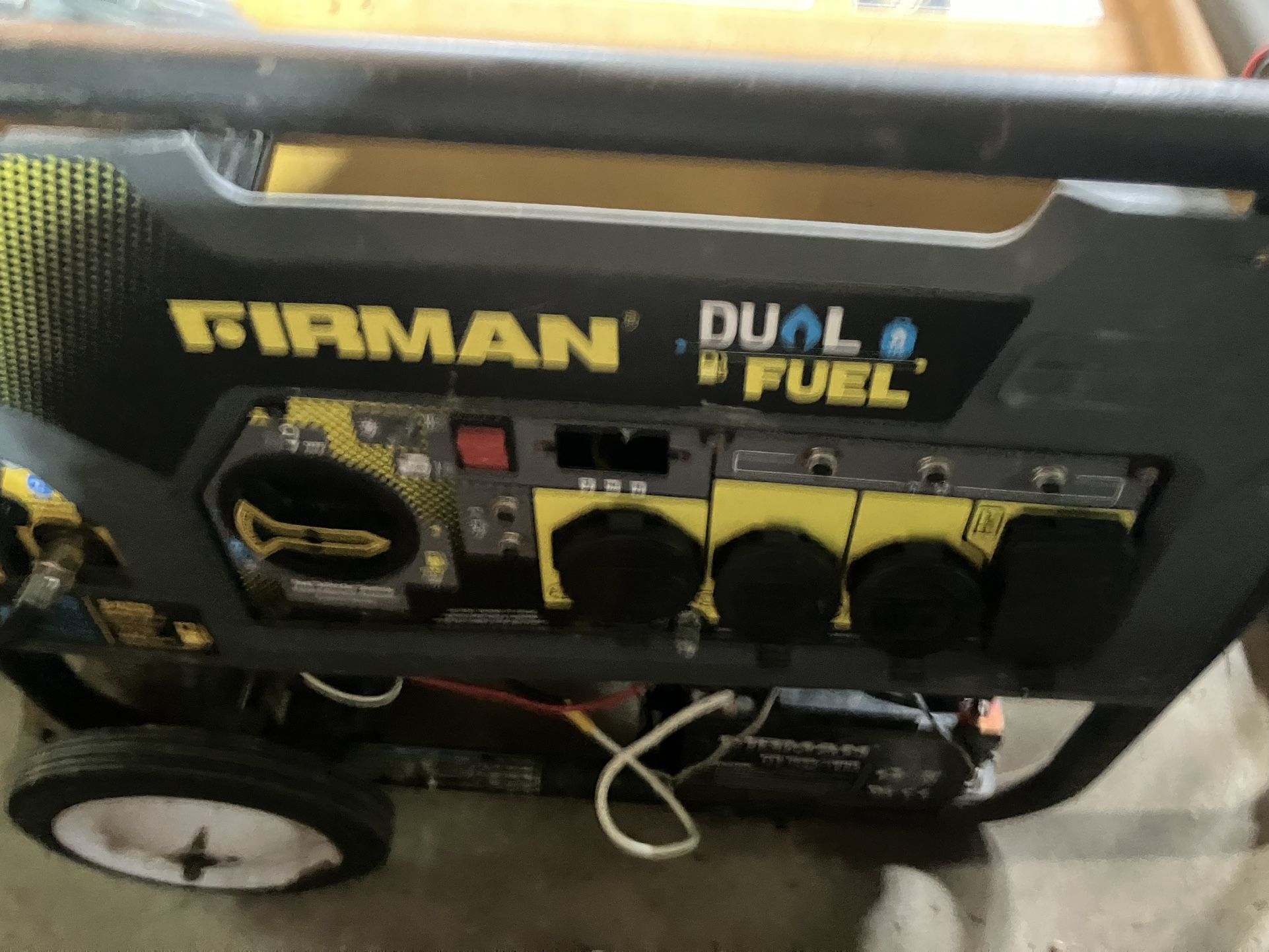 Firman Generator H07552 Dual Fuel 7500W/9400W Portable Generator | Electric Start | 120/240V