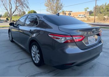 2019 Toyota Camry LE - GREAT MPG - like accord or civic or Corolla