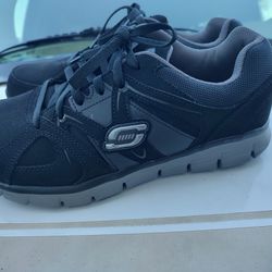 Sketchers New Slip Resistant, Alloy Toe Work Shoes Size 8.5