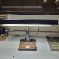 18" FLOURESCENT SHOP LIGHT FIXTURE