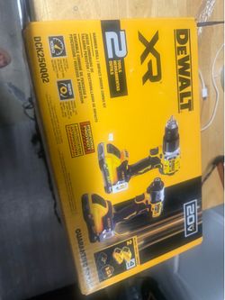 DEWALT HAMMER DRILL &IMPACT DRIVER COMBO KIT