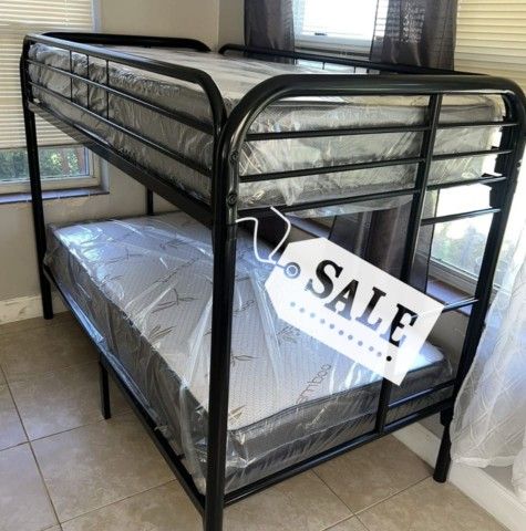 New Bunk Bed - Camas Literas - Incluye Mattress Colchones