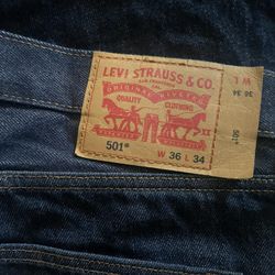 LEVIS 501 or 505              20$ PER PAIR