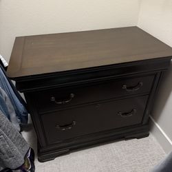 2 large file cabinets For Sale in Flower Mound. 