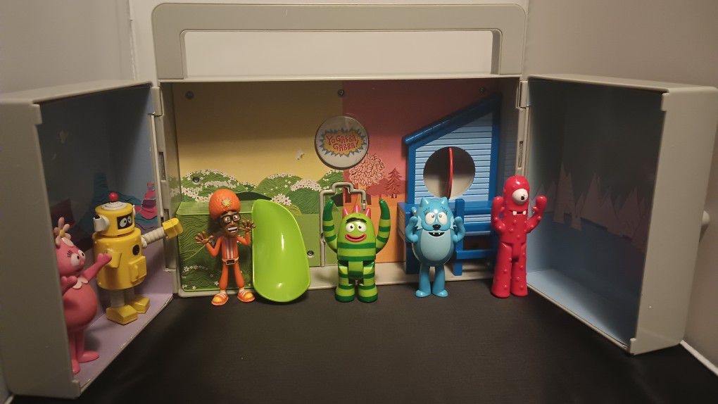 Yo Gabba Gabba Toy Playset - Conplete (6 figures) pre-owned for