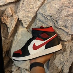 Jordan 1 Mid Gym Red Sz 11.5