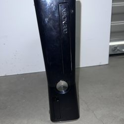 Xbox 360 Slim 2010 working 