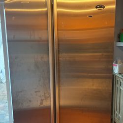 GE Refrigerator (working) GE Profile Artica Fridge 