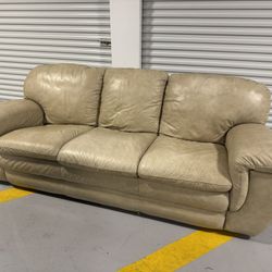 Pre owned Sectional Couches & Sofas For Sale