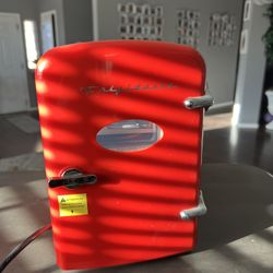 Mini Fridge 