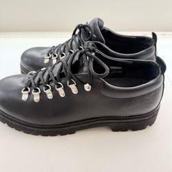 Ronning Urban Hiker Boots – Black (Like New)