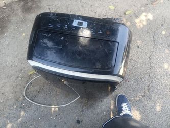 Black Portable Air Conditioner Unit
