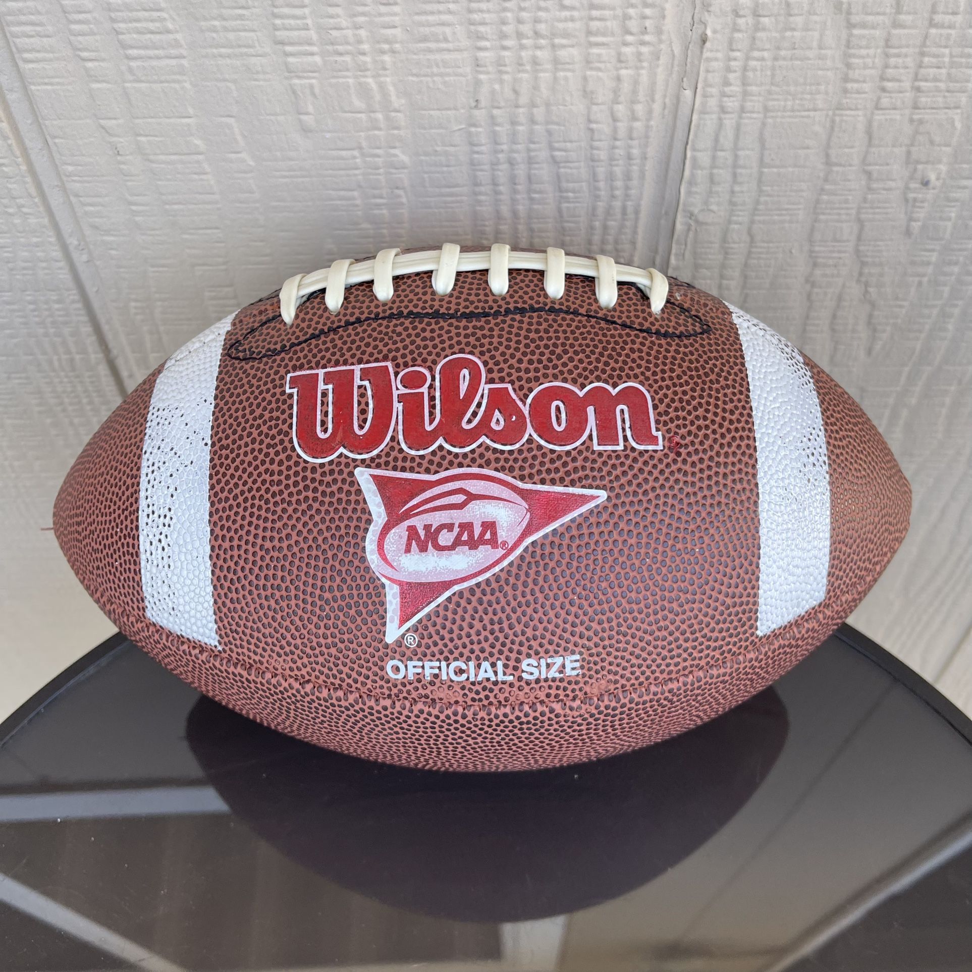 Pre- Owned Wilson Football Ball 1001 WTF1570 NCAA Inflate 7-9 LBS