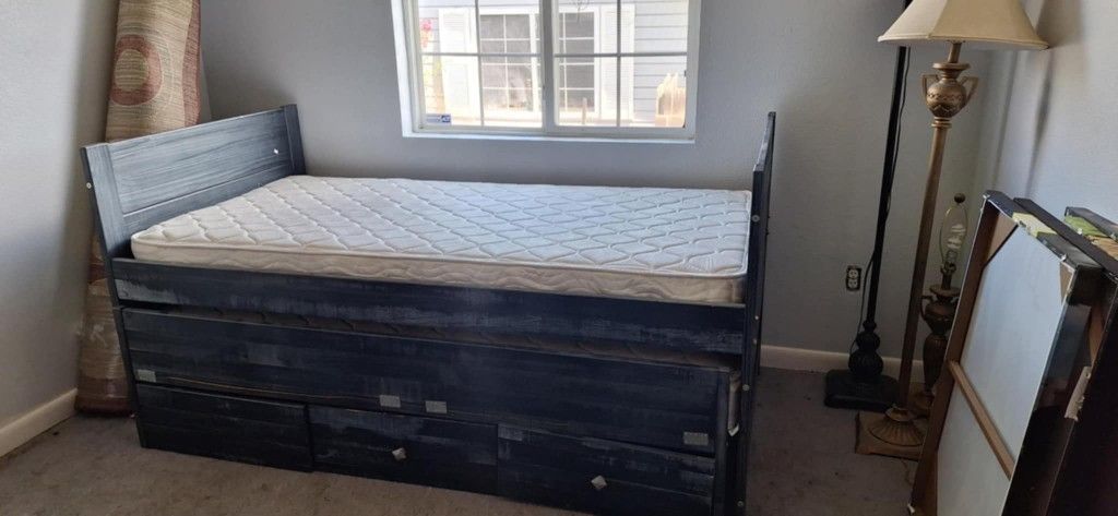 Kids Trundle Bed +2 Mattress