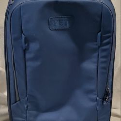 Yeti Crossroads 22 Rolling 35L/22" Carry-On Luggage