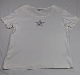Carolyn Taylor Women's White Rhinestone Star Tee; Sz Medium