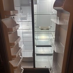 MAYTAG STAINLESS STEEL FULL SIZE REFRIGERATOR