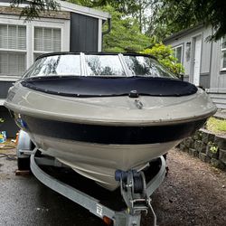 Bayliner Capri Boat