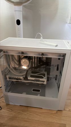 Monitor, PC, keyboard, Apple Watch Ultra 2