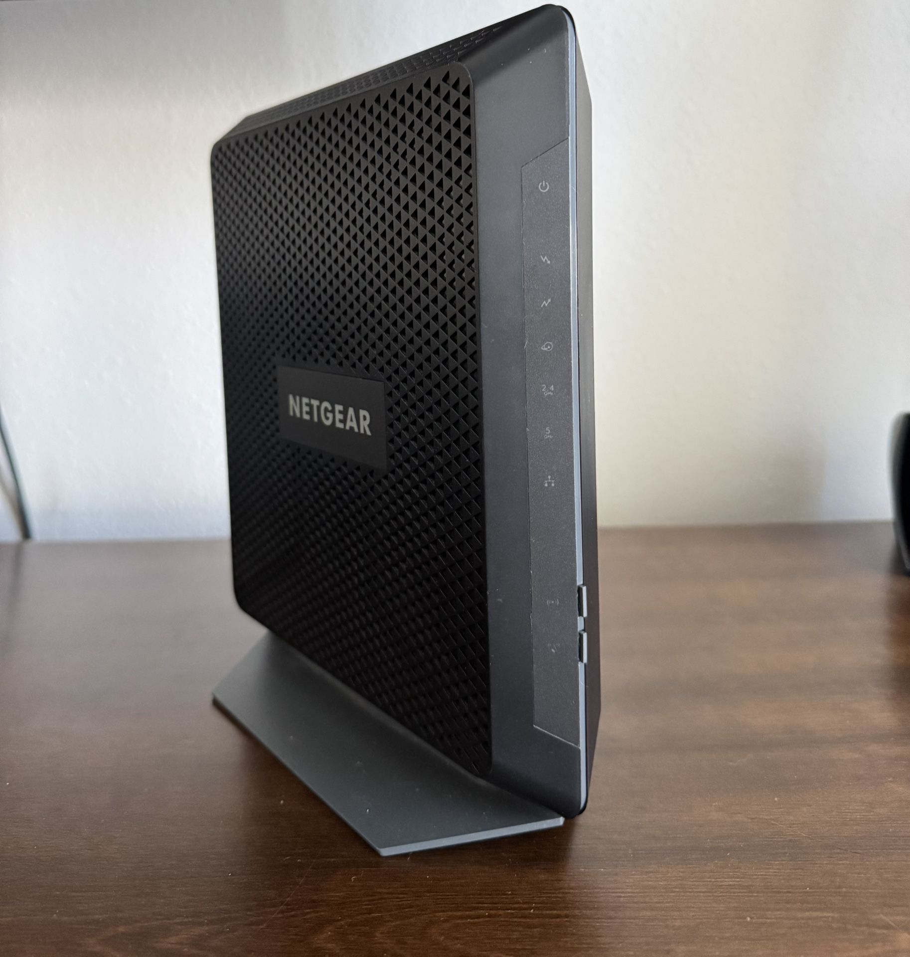 NETGEAR Nighthawk AC1900 Cable Modem Router