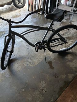 una bicicleta Para grandes está En buenas Condiciones 