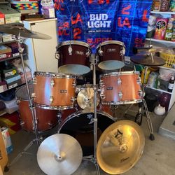 Light Brown Pearl Drum Set