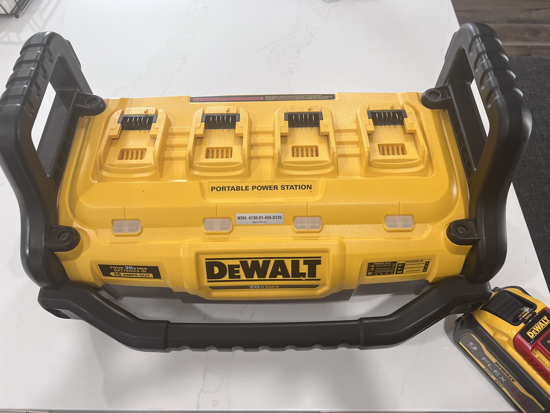 DeWalt Flexvolt Power Station 