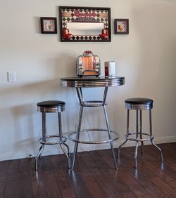 50's style diner pub table w/2 chairs. like new!