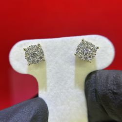 14K GOLD DIAMIND STUDS 