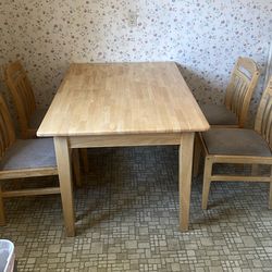 Solid oak eating table - great condition