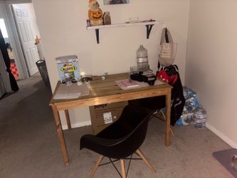Dining table w/ 2 chairs