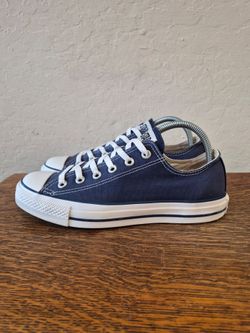 Converse Chuck Taylor All Star Low-Top Unisex Fashion Sneakers
Women's Size US 9
