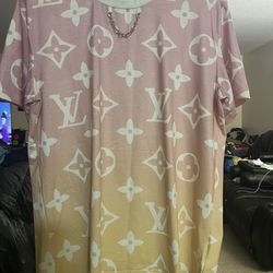 Pink and white tee