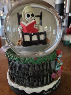 Nightmare Before Christmas snowglobe