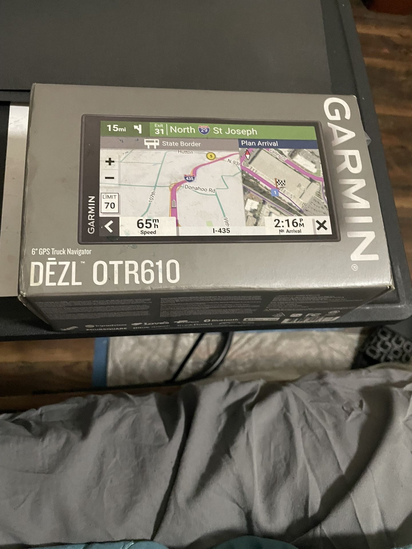 Commercial Truck Garmin GPS DEZL OTR610