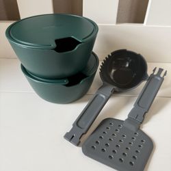 STANLEY 2bowls 1 spatula (New)& 1 ladle (new) (no available pot)*only used 🥣 once 