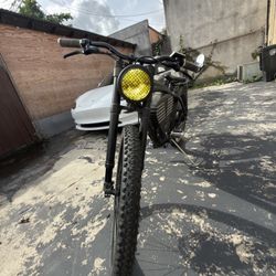 Vintage 72 V Scrambler 