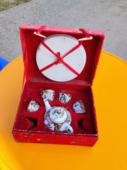 Vintage Chinese Miniature Tea Set( 4 Cups )