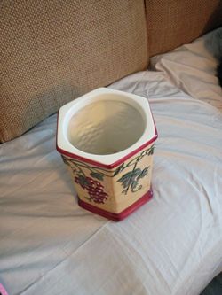 Vase cash only