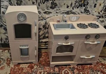 Little Chef kitchen set
